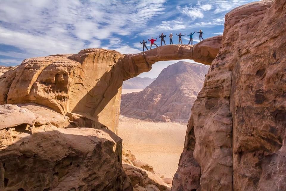 Tour di trekking in montagna Jabal Burdah nel Wadi Rum (WR-JHT-008)